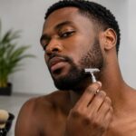 Safety Razor for Black Men: Reducing Razor Bumps